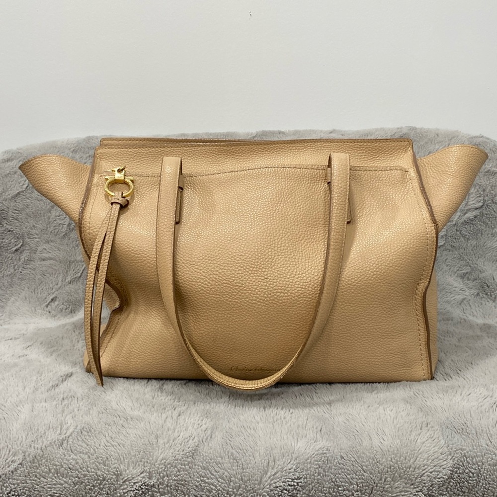 Salvatore Ferragamo Amy Leather Bag - Used bisque